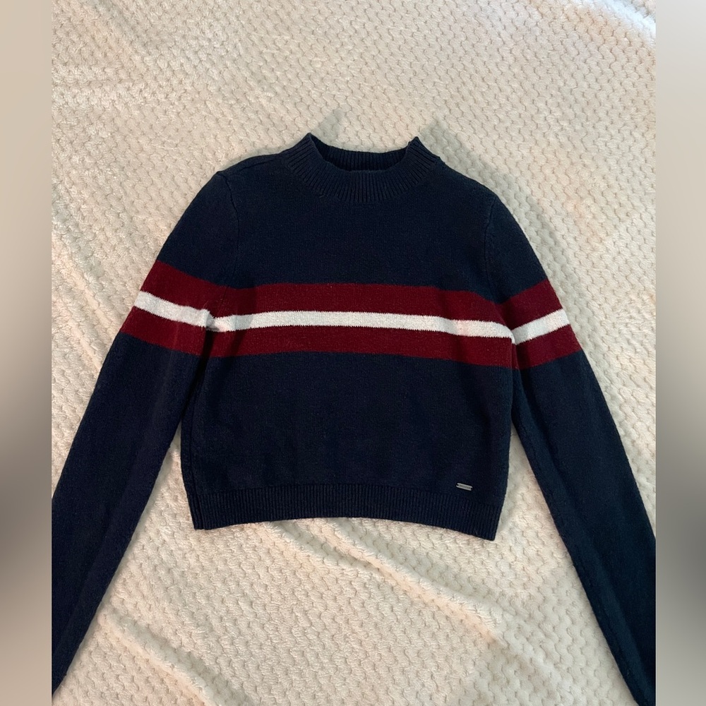 Hollister Cropped Sweater